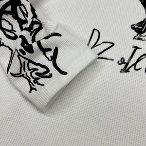 เสื้อยืดดีไซน์เนอร์ทรงหลวมสไตล์สตรีทแวร์ พิมพ์ลายกราฟิกแบบดิสเทรส ทรงบ็อกซี่ แขนยาว ผ้าวาฟเฟิล - Product Image 4