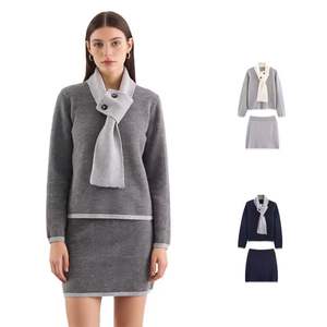 Conjunto de Punto para Mujer, Estilo Invernal, Moderno, Elegante y Versátil, con Bufanda Decorativa y Bloques de Color - Product Image 1