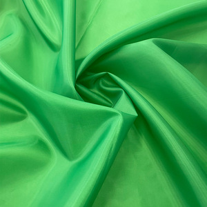 Tissu <span class=keywords><strong>de</strong></span> satin <span class=keywords><strong>de</strong></span> <span class=keywords><strong>soie</strong></span> multicolore, tissu <span class=keywords><strong>de</strong></span> satin brillant en polyester, rouleau <span class=keywords><strong>de</strong></span> tissu pour abaya en polyester - Product Image 4