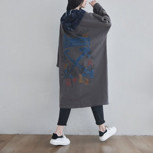 Vente en gros 2026 Automne Nouvelle Veste coupe-vent à <span class=keywords><strong>capuche</strong></span> <span class=keywords><strong>grande</strong></span> <span class=keywords><strong>taille</strong></span> effet vieilli personnalisée à manches chauve-souris pour femme - Product Image 2