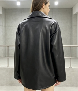 Chaqueta de moto negra de corte regular para mujer, cuello vuelto, cremallera asimétrica, ropa exterior informal de color sólido - Product Image 3