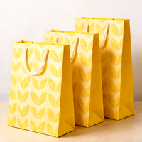 Sacs de courses en papier d'art de qualité supérieure, écologiques et recyclables, avec impression flexo pour les expositions et emballages cadeaux personnalisables