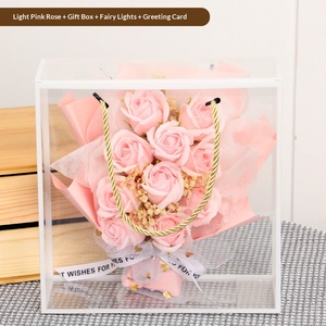 Boîte-cadeau personnalisée de bouquet de roses de haute qualité avec fleurs séchées effet ciel étoilé, guirlande lumineuse pour Noël et la Saint-Valentin - Product Image 5