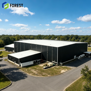 Entrepôt logistique modulaire préfabriqué en acier, conçu sur mesure, pour le stockage de marchandises lourdes - Product Image 1