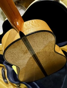 Guitare classique haut de gamme entièrement en <span class=keywords><strong>bois</strong></span> massif de 39 pouces, Geake K-980, fabriquée à la main, table en épicéa suisse, fond et côtés en érable œil de moineau, vente en gros - Product Image 5