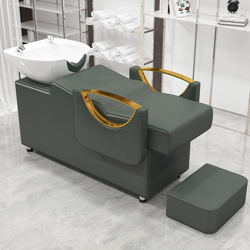 สีเทาเข้ม