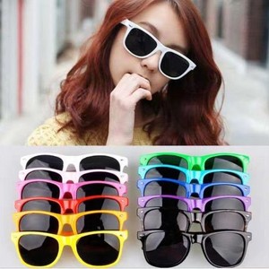Lunettes de soleil personnalisées OEM avec logo, protection UV 400 en PC, design créatif, promotion mode, sérigraphie, pour hommes et femmes - Product Image 6