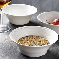 Assiette à steak en porcelaine fine haut de gamme, design côtelé, blanche, plate et peu profonde