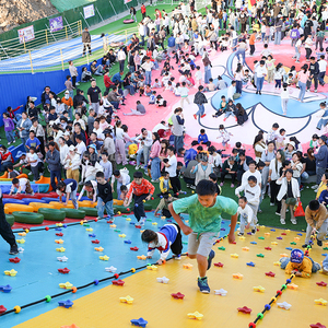 Soluzione Completa per Parco Giochi in Plastica: Sliding <span class=keywords><strong>World</strong></span> Combina Arrampicata, Scivolo e Attività di Osservazione, Struttura Singola per 30 Persone - Product Image 4