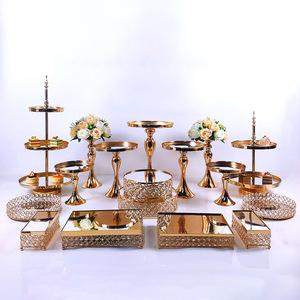 <span class=keywords><strong>Elegante</strong></span> Set Completo di Decorazioni Dorate Lucide per Tavolo da Dessert, Alzata per Torte a 3 Piani in Acciaio Inossidabile Dorato per Matrimoni - Product Image 1