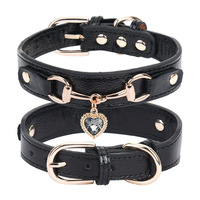 Collier de chien en cuir PU de haute qualité avec diamant d'eau en forme de coeur brillant accessoire en alliage de style moderne confortable pour chats chiens