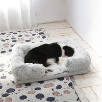 Lit pour animaux de compagnie moderne rectangulaire en tissu pelucheux à poils longs, antidérapant, en mousse à mémoire de forme, lavable en machine, pour chiens et chats