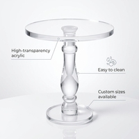 Table de chevet moderne en acrylique transparent de design italien, mobilier minimaliste pour salon, option table basse avec accents métalliques