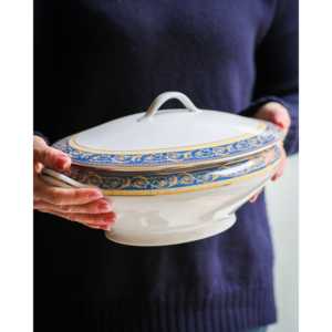 Soupière en porcelaine de Limoges royale, modèle Recamier et Opera - Product Image 3