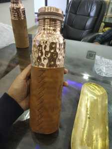 Botella de Agua de Cobre Puro Ecológica Hecha a Mano con Tapa, Diseño Antiguo Grabado Oscuro, Logotipo Personalizado, Regalos para Ferias Comerciales - Product Image 3
