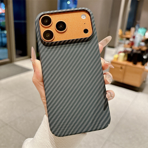 Funda magnética ultrafina de lujo para teléfono móvil iPhone 16 15 14 Pro Max, funda de fibra de carbono para iPhone 17 Pro Max al por mayor - Product Image 1