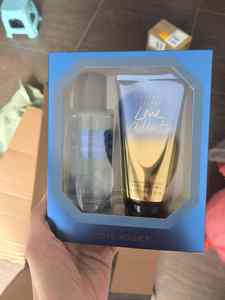 Venta al por Mayor de Fábrica, Exquisito Juego de Loción Corporal en Aerosol Victoria de 125 ml, Regalo Perfecto para la Familia y Viajes - Product Image 4