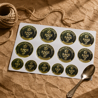Autocollant de scellage pour sacs en papier kraft de café, avec design personnalisé du fabricant, doré en relief sur fond vert, pour café en grains, sûr et durable