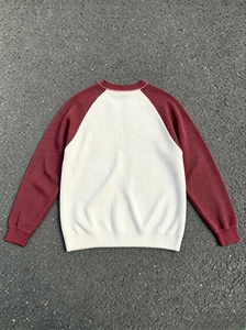 เสื้อแขนยาวผู้ชาย คอโอ ทรงลำลอง ผ้าวาฟเฟิลถัก สีขาวแดงตัดกัน ทรงปกติ สีพื้น - Product Image 2