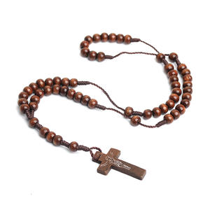Chapelet catholique perles de pin naturel croix joueur perles chapelet collier hommes femmes <span class=keywords><strong>Christiani</strong></span> bijoux en gros cadeaux d'église de Pâques - Product Image 2