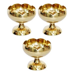 Lampe à huile traditionnelle indienne en laiton, ronde, à motifs floraux, artisanale, pour la Pooja, le Diya, l'Aarti, le Mandir, le temple, le festival Diwali, la décoration de la maison - Product Image 1
