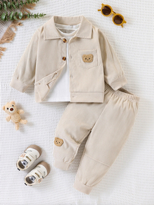 Ensemble 3 pièces en velours côtelé pour garçon (6M-3T) : Veste à revers avec patch ours, T-shirt uni et pantalon de jogging à revers côtelés - Vêtements pour enfants en gros - Product Image 2
