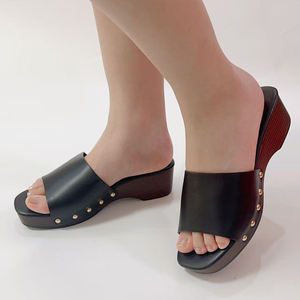 Y 37-42 Nuove Ciabatte Estive da Donna <span class=keywords><strong>con</strong></span> Tacco Grosso e Plateau Borchiato, Alla Moda per Uso Esterno, Domestico e in Spiaggia - Product Image 1