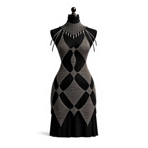 Robe en maille d'acier inoxydable plaqué argent, forme irrégulière, pièce de mode audacieuse effet armure - Product Image 2