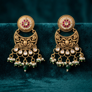 Pendientes de Perlas Antiguas de Latón Hechos a Mano, Corte Princesa Luna, Chapado en Oro Mate para Aniversario, Modelo 234648 de Kanhai Jewels - Product Image 3