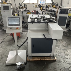Tự động <span class=keywords><strong>CNC</strong></span> Đồng Ống Rolling <span class=keywords><strong>Machine</strong></span> góc thép Con lăn máy uốn điện Ống Rolling <span class=keywords><strong>Machine</strong></span> - Product Image 4