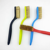 Logo personnalisé manche en plastique avec brosse en poils de sanglier brosse d'escalade pour toutes les prises d'escalade et types de craies d'escalade