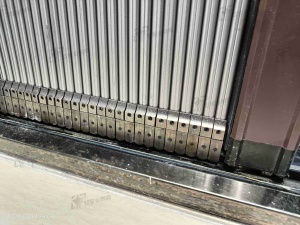 공장 아울렛 경제적이고 실용적인 접이식 스크린 도어 주름 플라이 메쉬 - Product Image 6