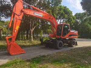 Excavatrice hydraulique sur chenilles d'occasion Doosan DX210 de Corée, 20 tonnes, pour travaux de terrassement et construction routière - Product Image 2