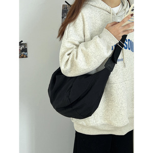 Sac à bandoulière pour femme, couleur unie blanc cassé, fermeture éclair, résistant à l'eau, sac à bandoulière décontracté pour tous les jours, grande capacité - Product Image 3