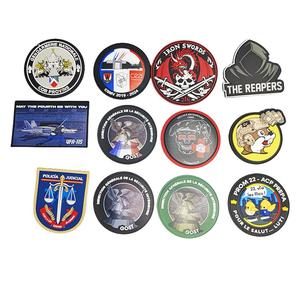 แผ่นยางพีวีซีรูป<span class=keywords><strong>ดอกไม้</strong></span>และรูปหัวใจอุปกรณ์เสริมเสื้อผ้าซิลิโคนนิ่ม2D/3D ออกแบบโลโก้ได้ตามต้องการ - Product Image 5