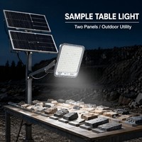 Lampu Sorot LED Tenaga Surya 300W Efisiensi Tinggi untuk Luar Ruangan, Casing Aluminium Anti-benturan Anti-penuaan untuk Stasiun Kereta Api, Taman Logistik