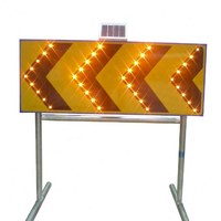 Panneau de signalisation routière solaire LED en aluminium personnalisé, meilleures ventes, lumières jaunes/rouges, visibilité 800m, 200h de fonctionnement continu par temps pluvieux