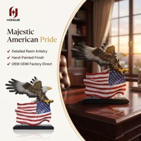 Statue majestueuse d'aigle américain volant au-dessus du drapeau américain, sculpture en résine, figurine patriotique d'aigle chauve pour la décoration de la maison, du bureau et du cheminée
