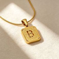 Collier personnalisé avec initiale et nom, plaqué or, bijoux de mode en gros pour femmes et hommes, collier avec plaque nominative