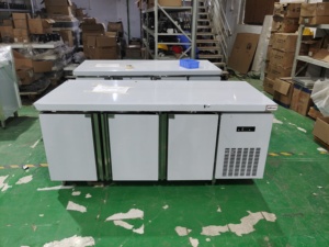 1,8 M Congelador comercial <span class=keywords><strong>bajo</strong></span> <span class=keywords><strong>encimera</strong></span> 3 puertas Enfriadores y refrigeradores <span class=keywords><strong>bajo</strong></span> <span class=keywords><strong>encimera</strong></span> de acero inoxidable - Product Image 2