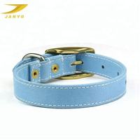 Collier et laisse pour chien en cuir véritable, fabrication ODM OEM, vente en gros, boucle en métal doré, couture à la main, accessoires pour animaux de compagnie