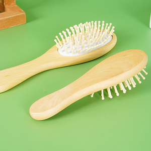 Brosse à cheveux de luxe à manche en bois, grand coussin, picots en bois, massage doux, idéale pour un cadeau - Product Image 2