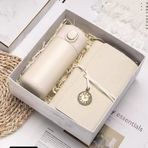 โปรโมชั่นใหม่มาแรง ชุดของขวัญสุดหรู กระติกน้ำสุญญากาศสแตนเลส 500 มล. พร้อมพัดลมขนาดเล็กและร่ม สำหรับวันพ่อและวันอีสเตอร์ - Product Image 5