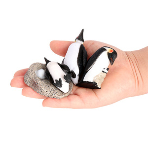 Figurines d'animaux en PVC massif en gros : fleurs, pingouins, locustes, figurines du cycle de vie - Product Image 5