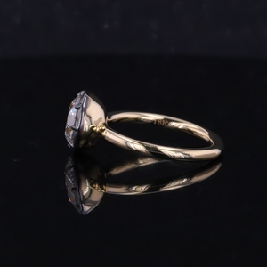 Anillo de Compromiso de Oro Amarillo Sólido de 18K con Incríble Diamante de Laboratorio de 2 Quilates, Corte Europeo Antiguo, Estilo Georgiano, con Cierre de Botón - Product Image 3