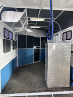 Remorque pour chevaux imperméable 2HAL-L860 avec logement, réfrigérateur, chargement incliné pour club équestre, couleur sur mesure