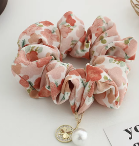 Colgante de perlas y diamantes de imitación estampado con lazo de intestino grande, lazo para el cabello y lazo de intestino. - Product Image 4