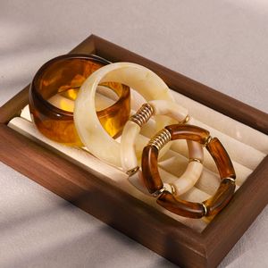 Bracelets en résine acrylique pour l'automne et l'<span class=keywords><strong>hiver</strong></span>, style européen et américain, bijoux de poignet pour femmes, mode de niche, style urbain - Product Image 3