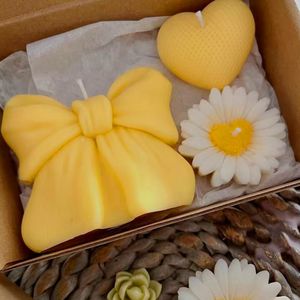 Lindo juego de regalo de velas de 3 piezas con forma de lazo, corazón y margarita, vela aromática, decoración de mesa para el hogar, regalo de recuerdo de cumpleaños - Product Image 2