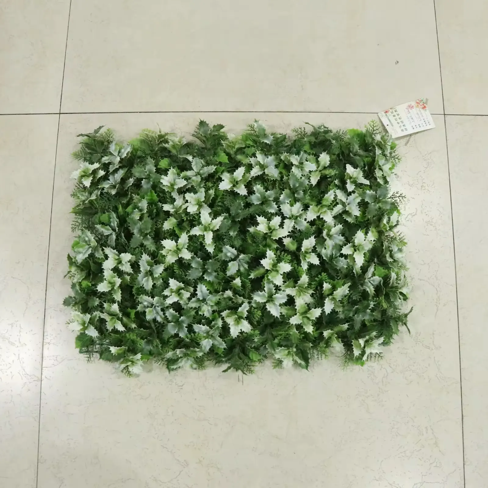 Tanaman buatan plastik PE terbaru, ornamen dinding desain alami, rumput dan pagar bunga 40*60 cm untuk dekorasi